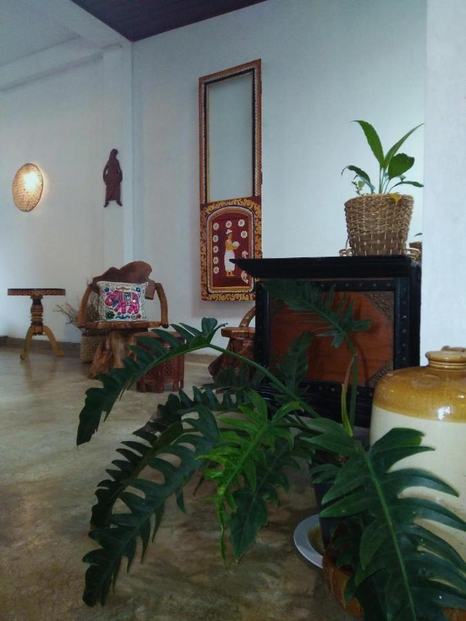 Barefoot Inn แคนดี้ ภายนอก รูปภาพ
