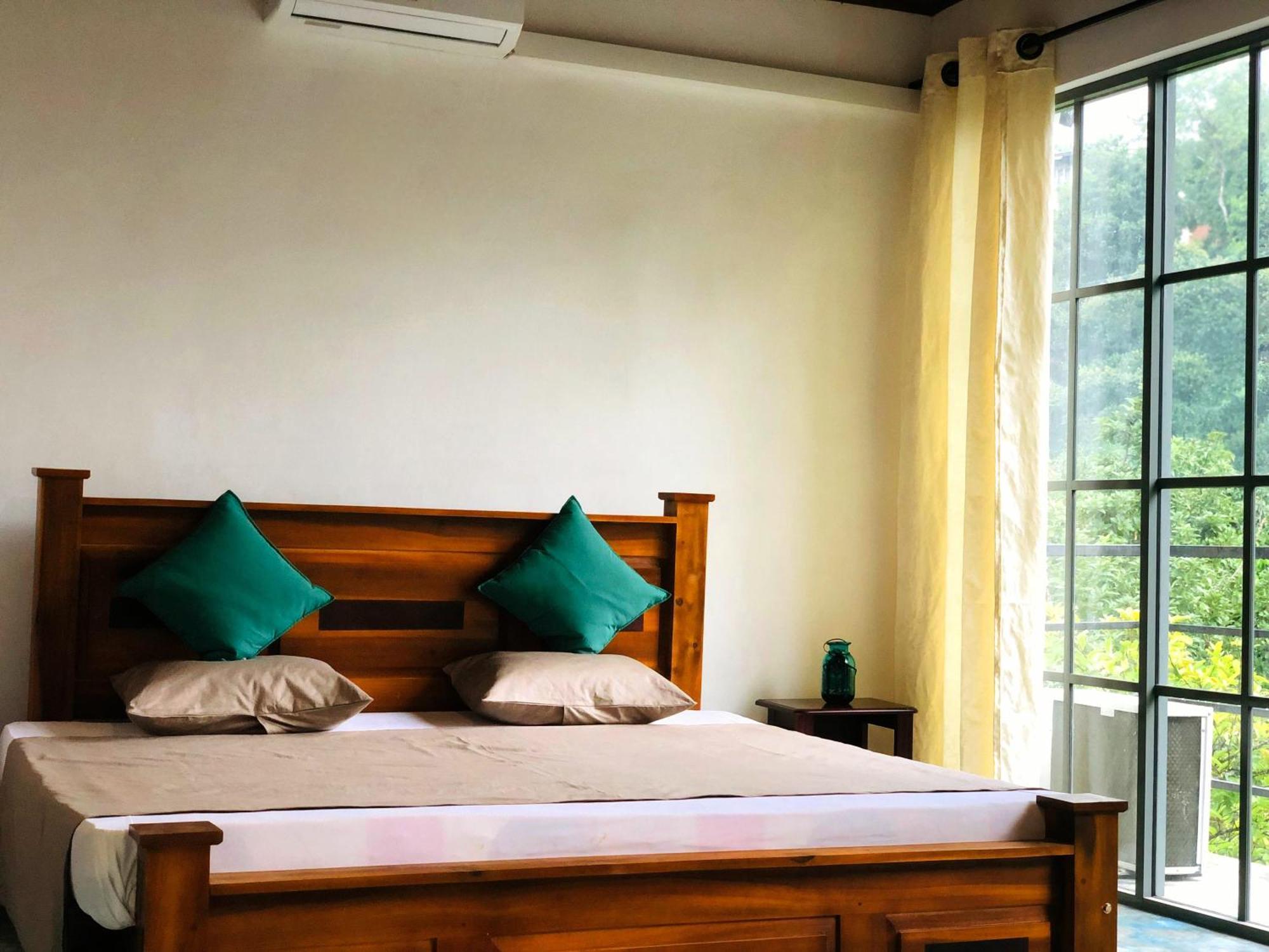 Barefoot Inn แคนดี้ ภายนอก รูปภาพ