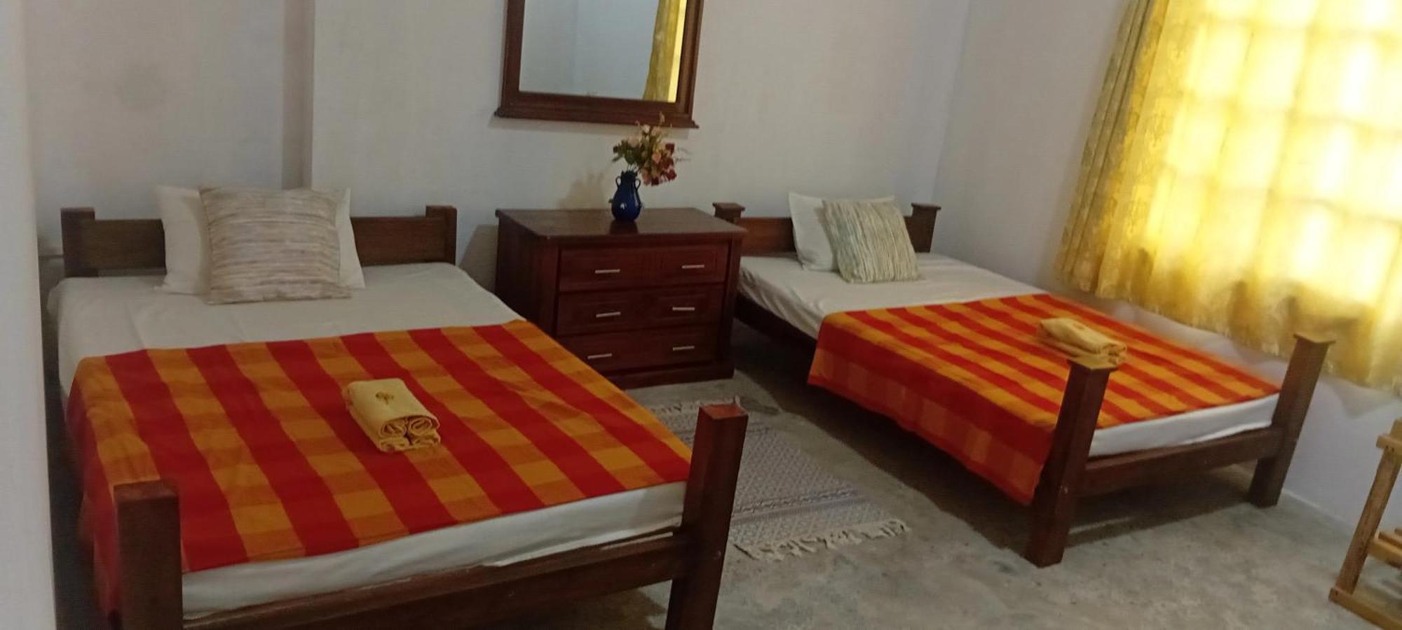 Barefoot Inn แคนดี้ ภายนอก รูปภาพ